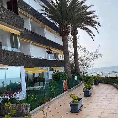 Exclusives 10 Meters To Ocean
