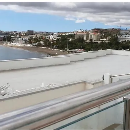 Exclusives 10 Meters To Ocean *