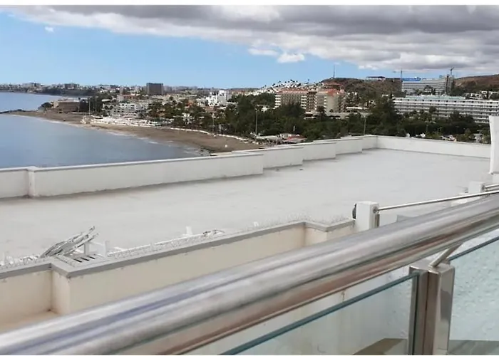 Exclusives 10 Meters To Ocean *