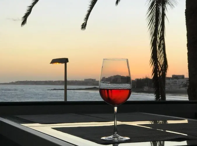 Exclusives 10 Meters To Ocean